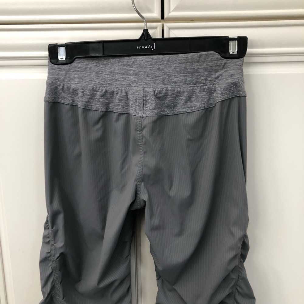Ivivva by Lululemon Live to Move crop - Picture 6 of 11